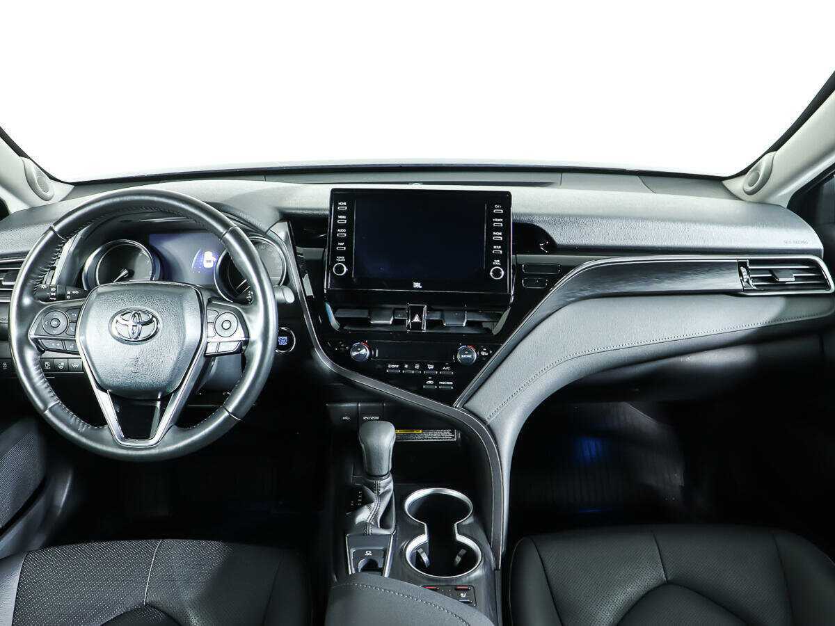 Toyota Camry с пробегом — 2021 год. Фото: #9