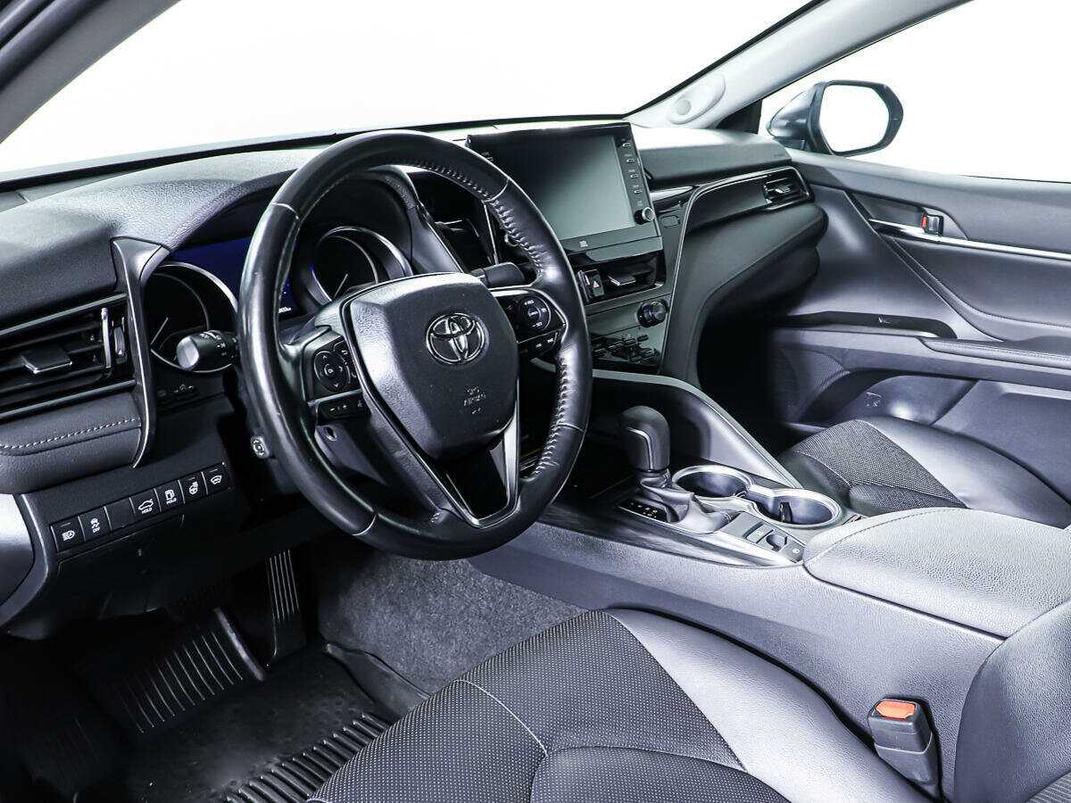 Toyota Camry с пробегом — 2021 год. Фото: #11