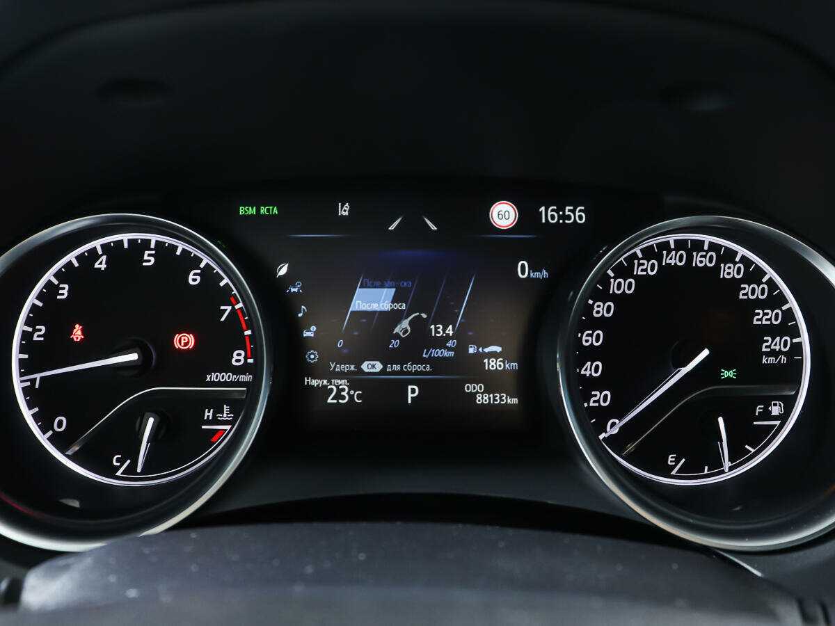 Toyota Camry с пробегом — 2021 год. Фото: #12