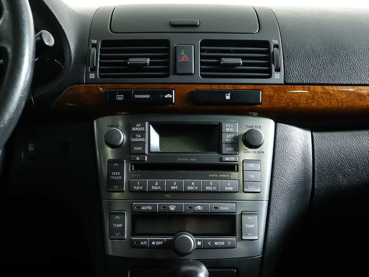 Toyota Avensis с пробегом — 2007 год. Фото: #10