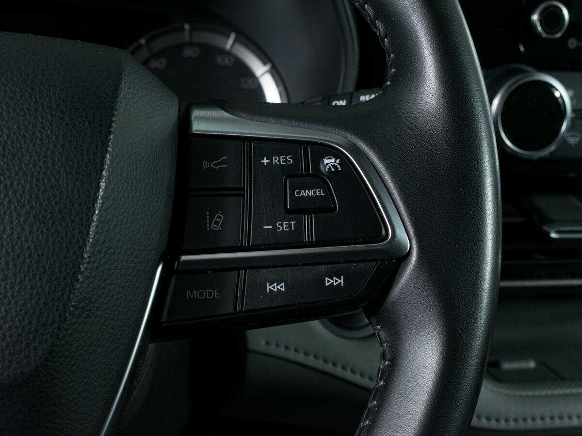 Toyota Highlander с пробегом — 2020 год. Фото: #17