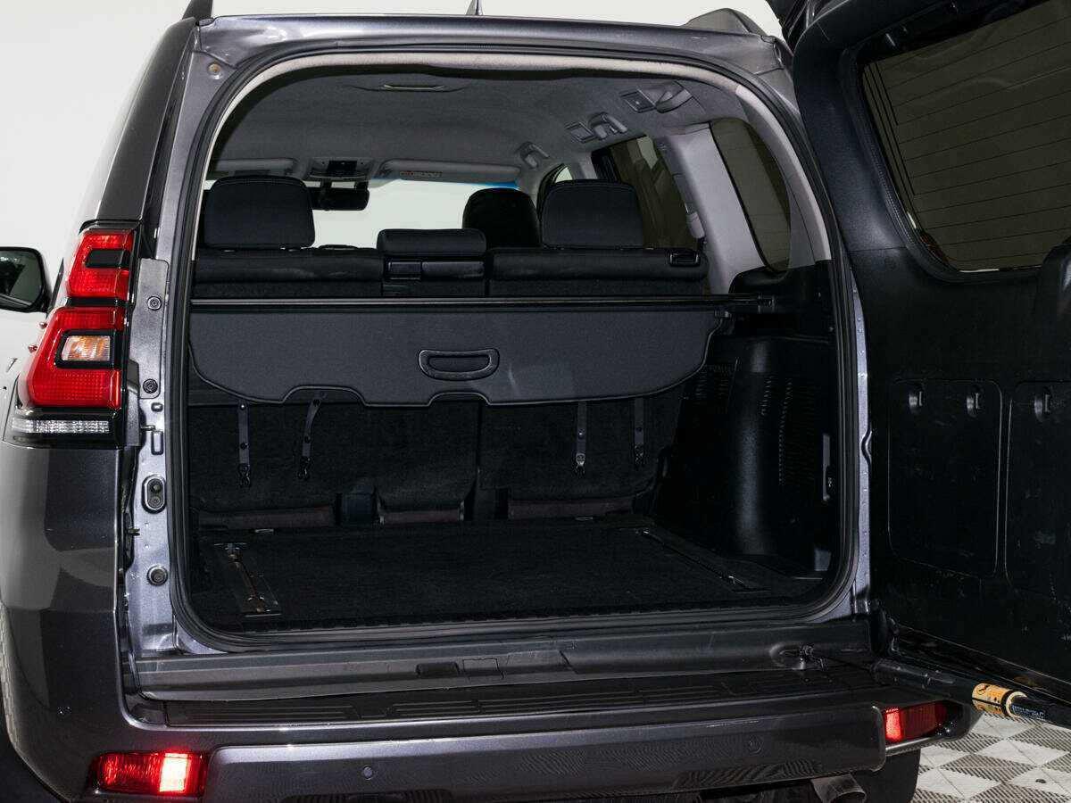 Toyota Land Cruiser Prado с пробегом — 2018 год. Фото: #8