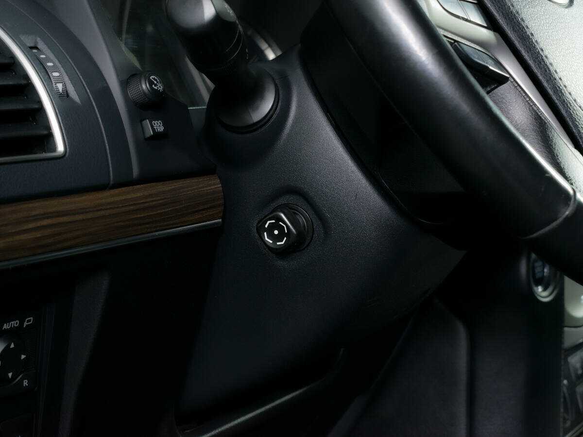 Toyota Land Cruiser Prado с пробегом — 2018 год. Фото: #16