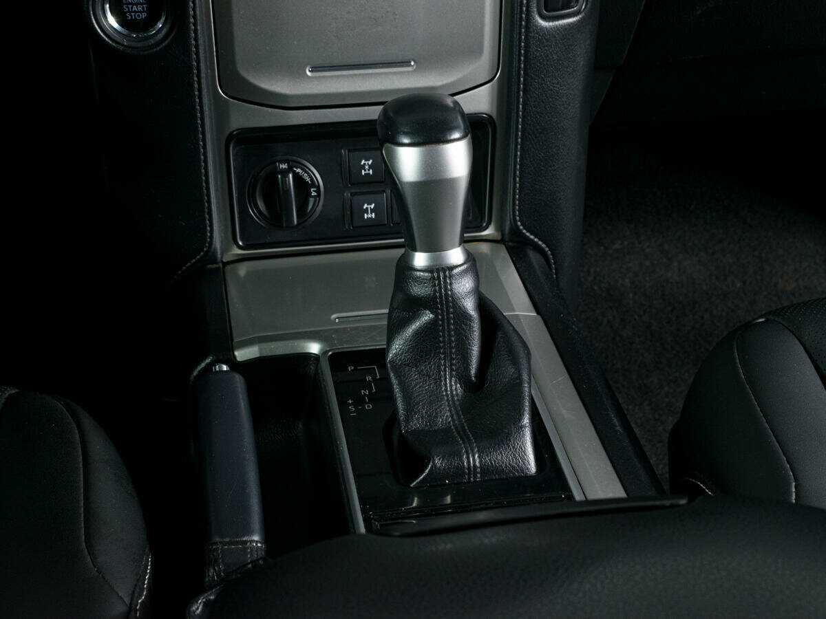 Toyota Land Cruiser Prado с пробегом — 2018 год. Фото: #18