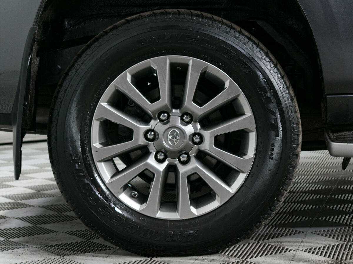 Toyota Land Cruiser Prado с пробегом — 2018 год. Фото: #24