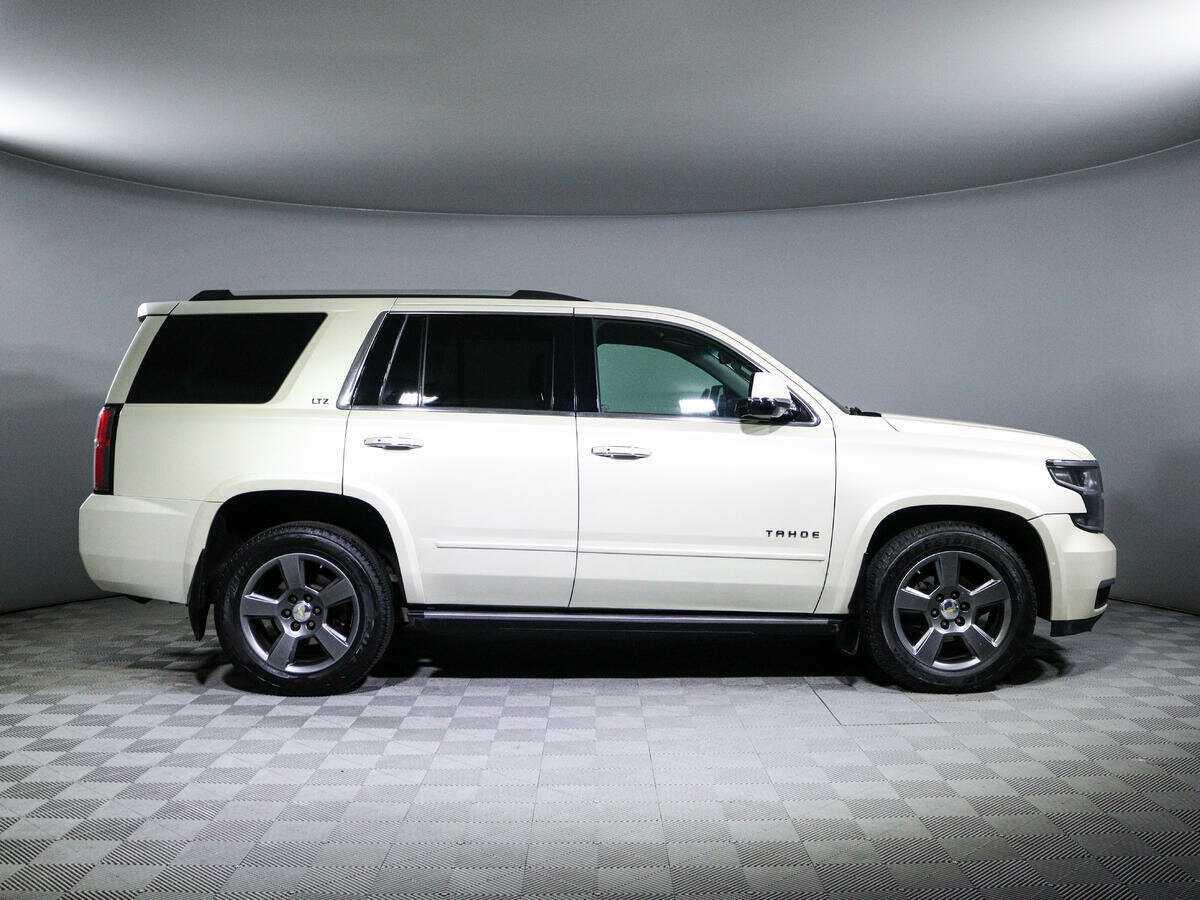 Chevrolet Tahoe с пробегом — 2015 год. Фото: #3