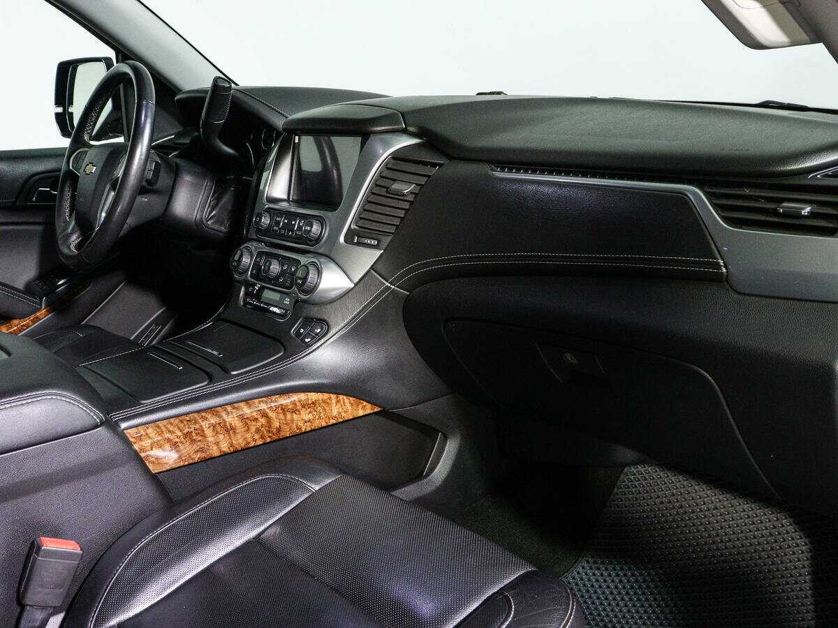Chevrolet Tahoe с пробегом — 2015 год. Фото: #8