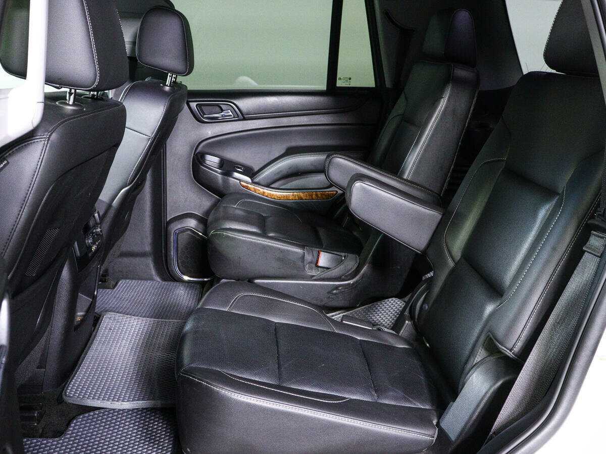 Chevrolet Tahoe с пробегом — 2015 год. Фото: #9