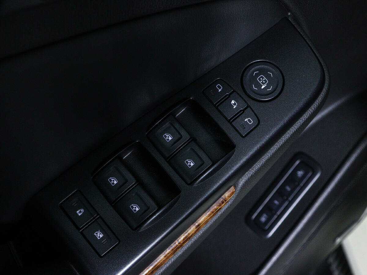 Chevrolet Tahoe с пробегом — 2015 год. Фото: #19