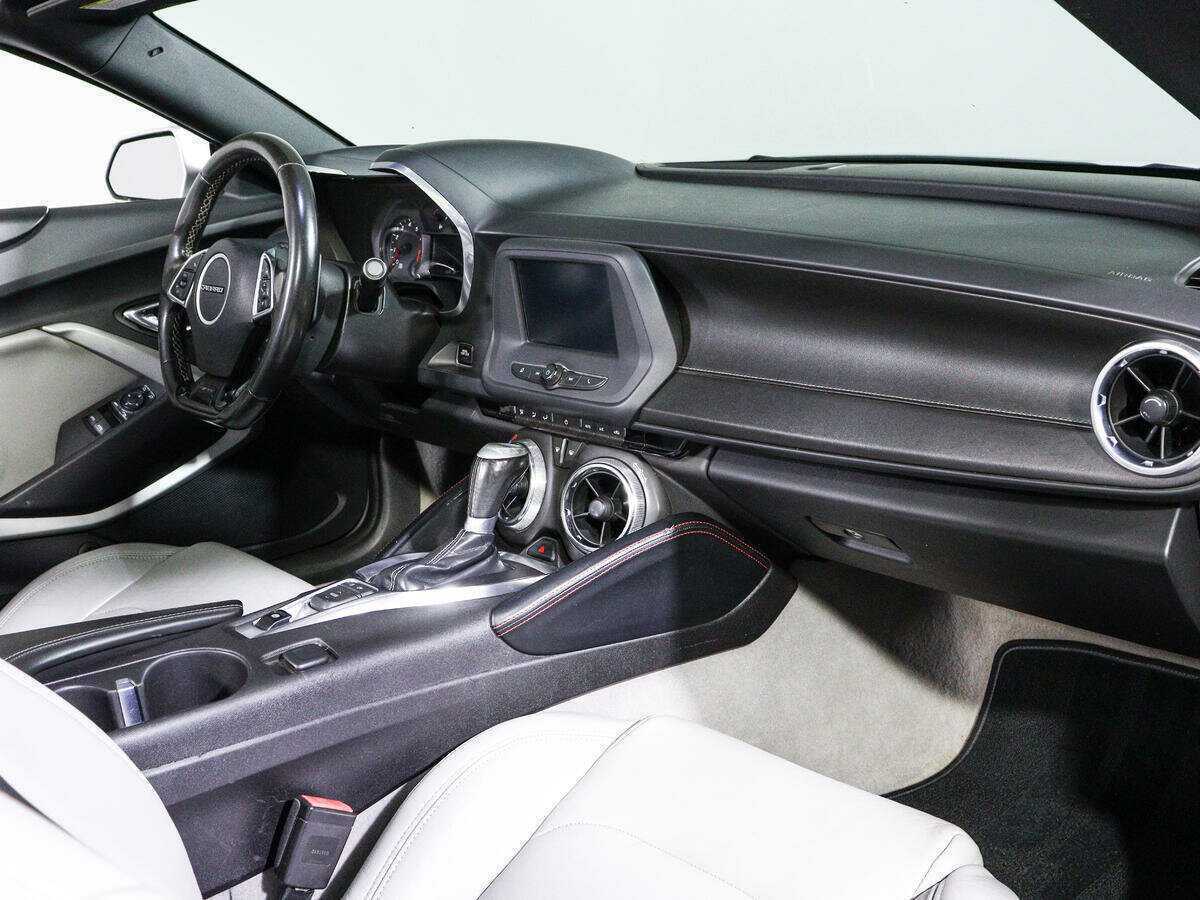 Chevrolet Camaro с пробегом — 2016 год. Фото: #13