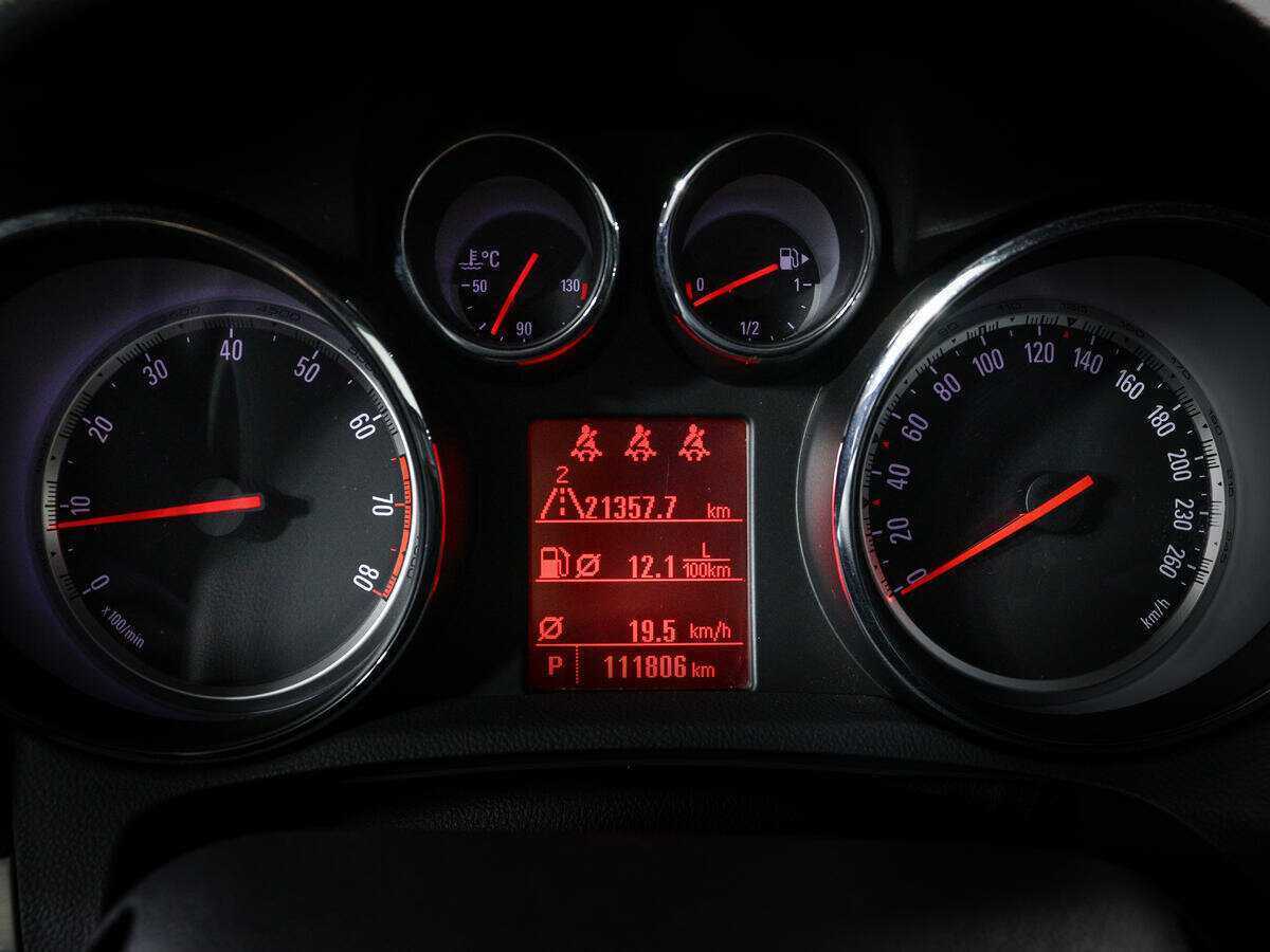 Opel Mokka с пробегом — 2014 год. Фото: #10