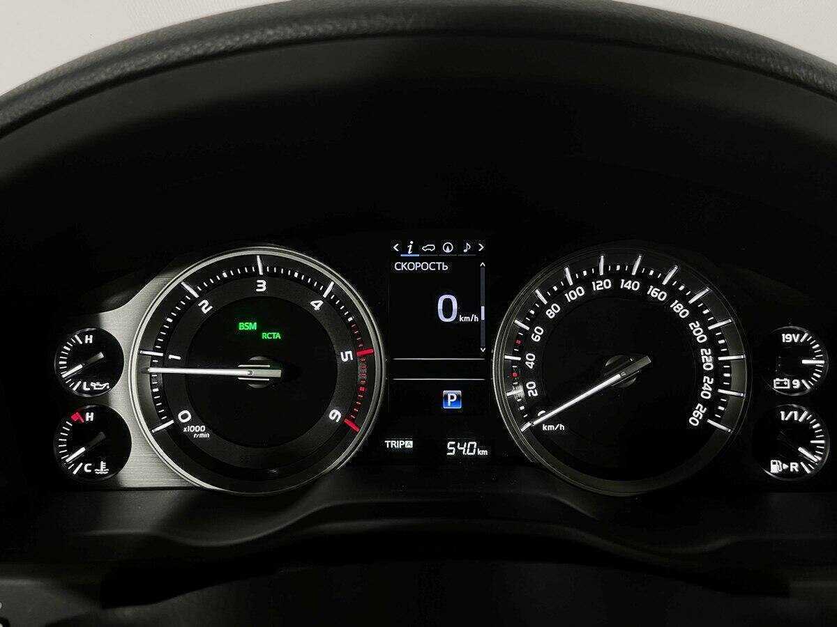Toyota Land Cruiser с пробегом — 2016 год. Фото: #10