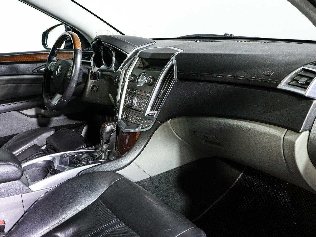Cadillac SRX с пробегом — 2011 год. Фото: #8
