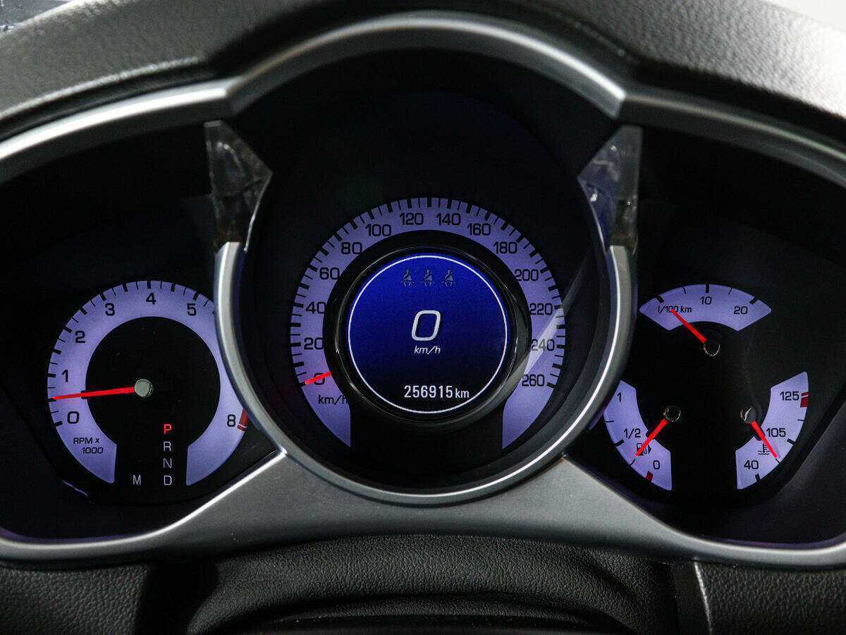 Cadillac SRX с пробегом — 2011 год. Фото: #10