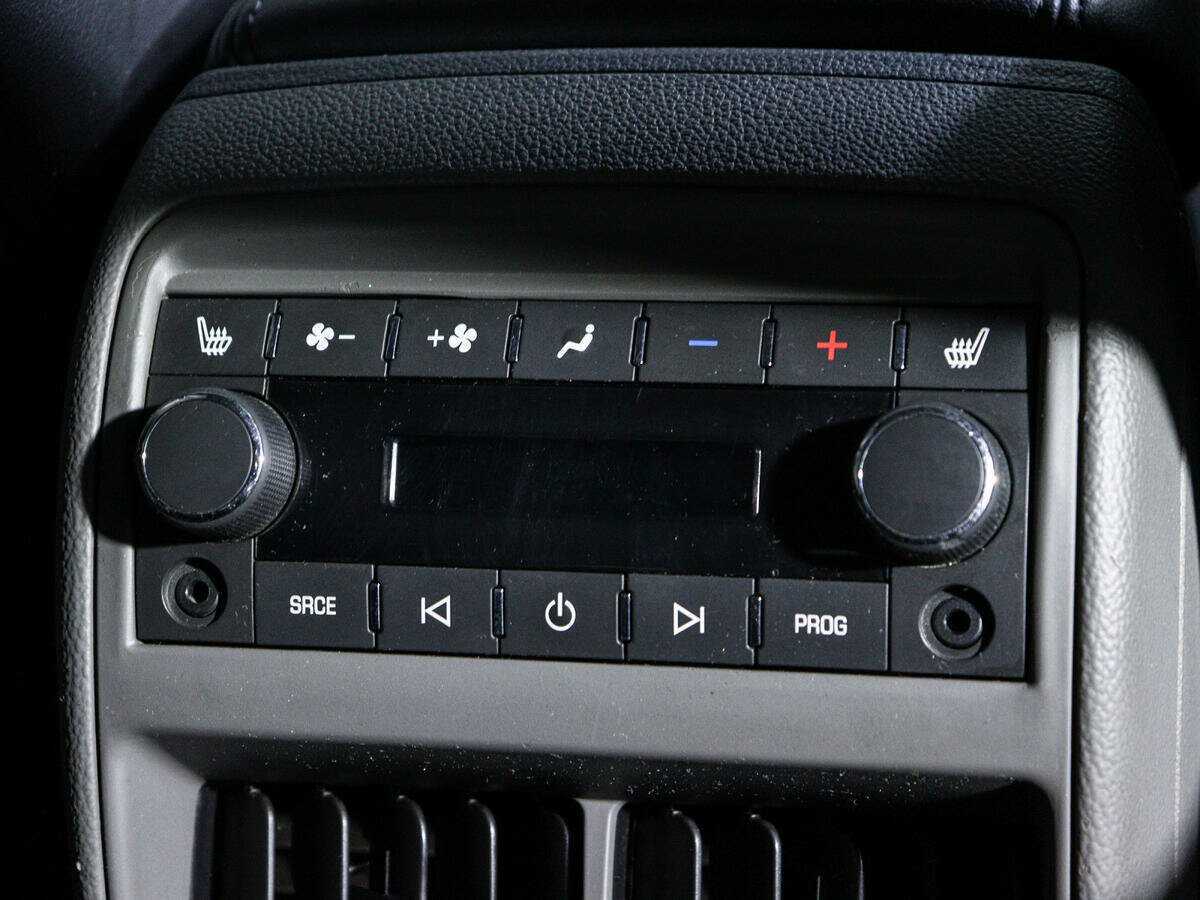 Cadillac SRX с пробегом — 2011 год. Фото: #13