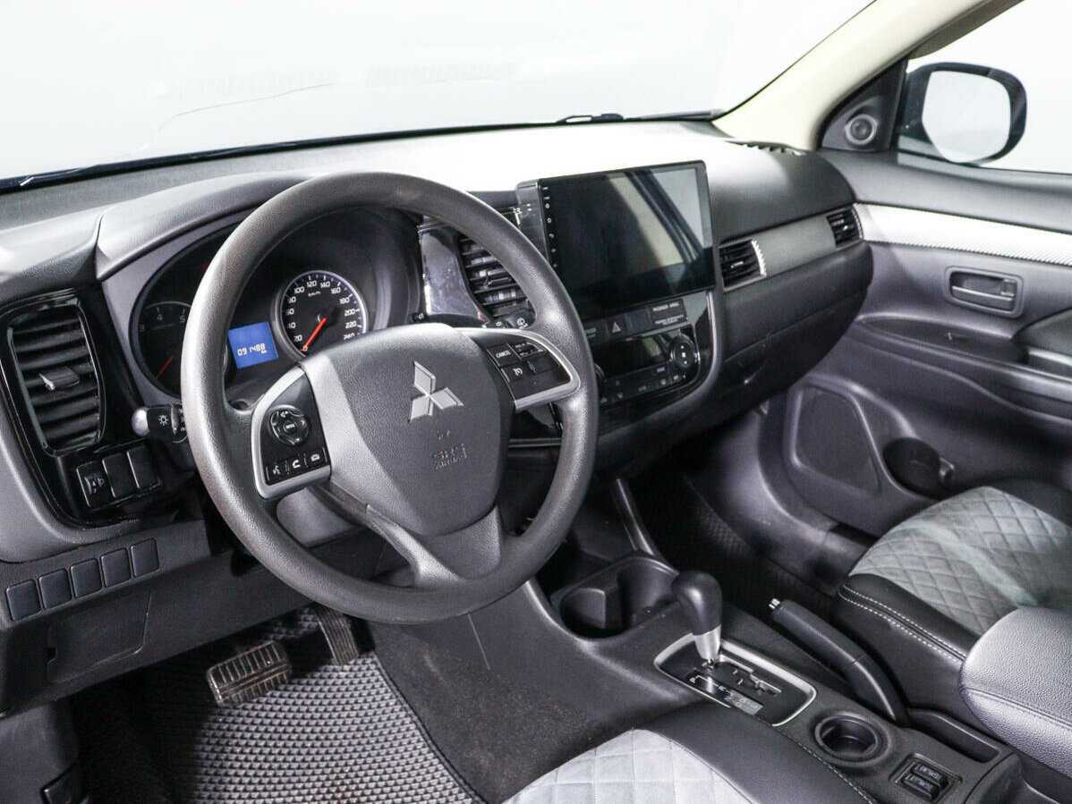 Mitsubishi Outlander с пробегом — 2013 год. Фото: #12