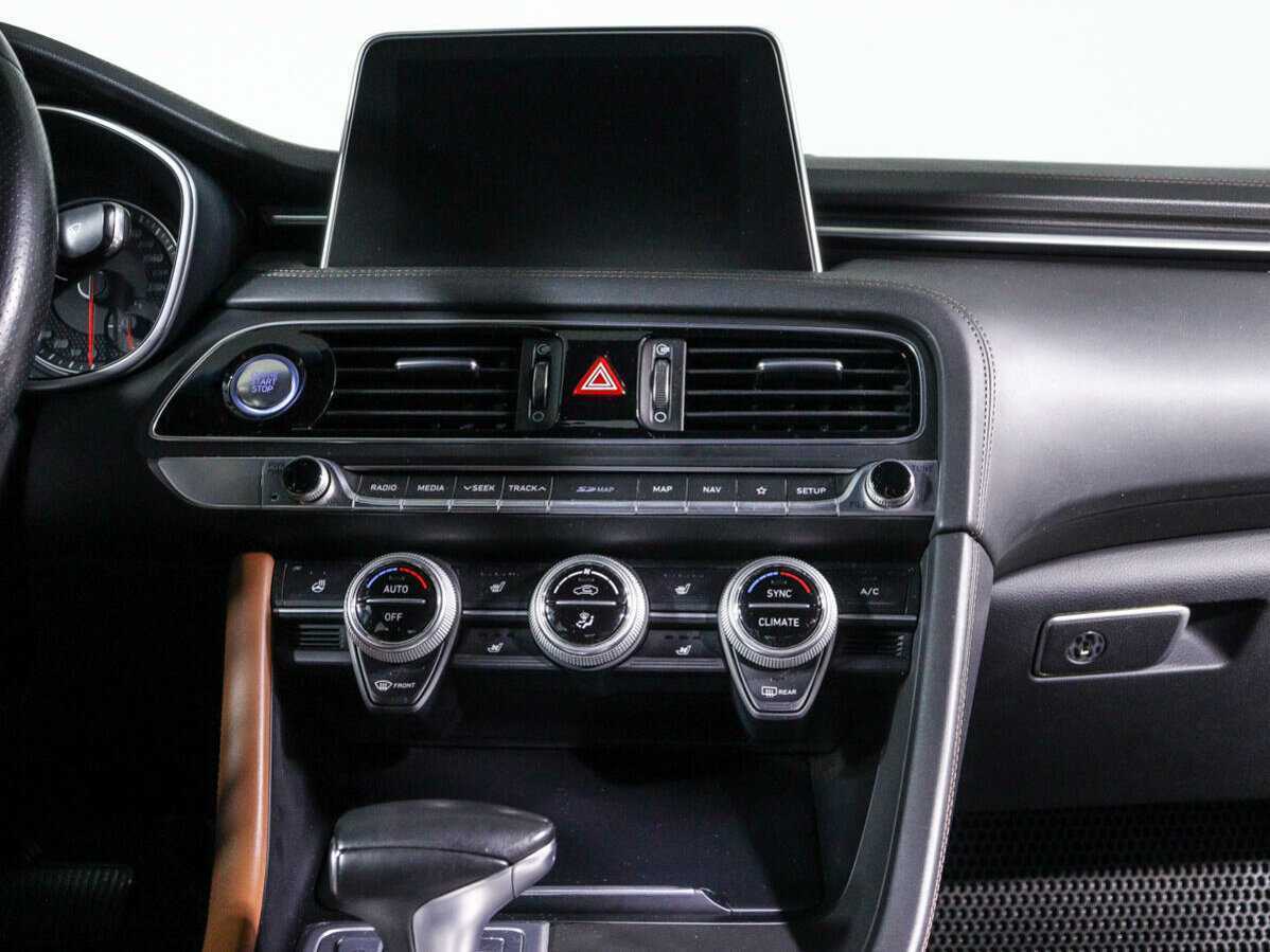 Genesis G70 с пробегом — 2018 год. Фото: #12