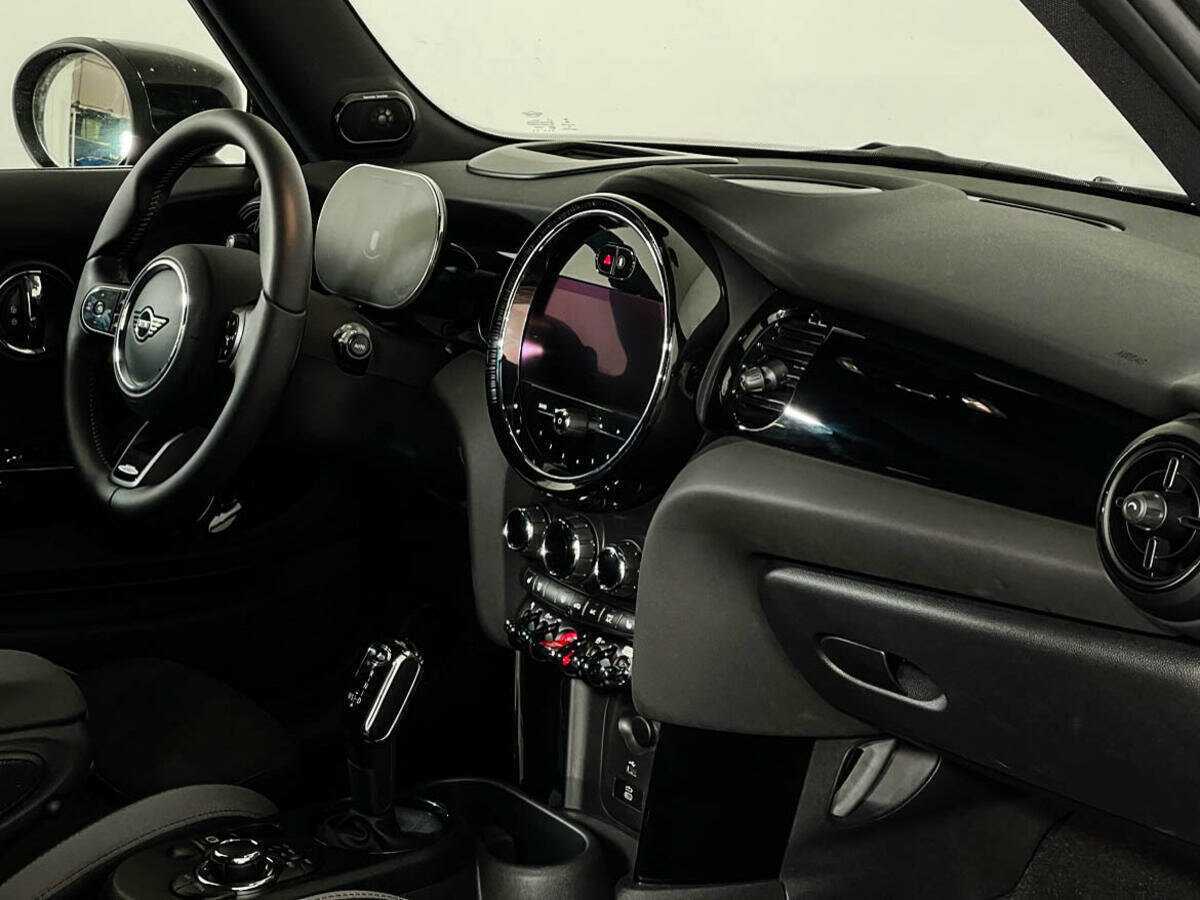 Mini Hatch с пробегом — 2022 год. Фото: #8