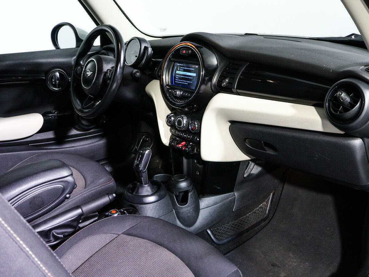 Mini Hatch с пробегом — 2018 год. Фото: #8