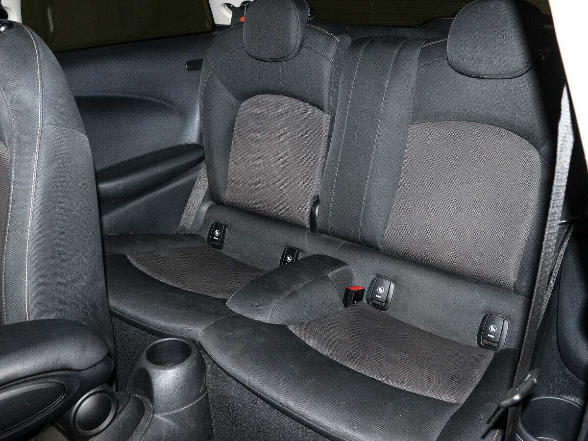 Mini Hatch с пробегом — 2018 год. Фото: #9