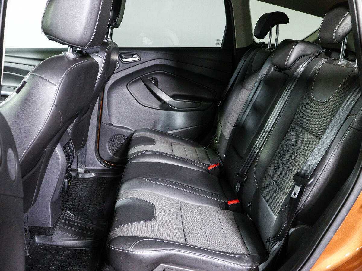 Ford Kuga с пробегом — 2014 год. Фото: #9