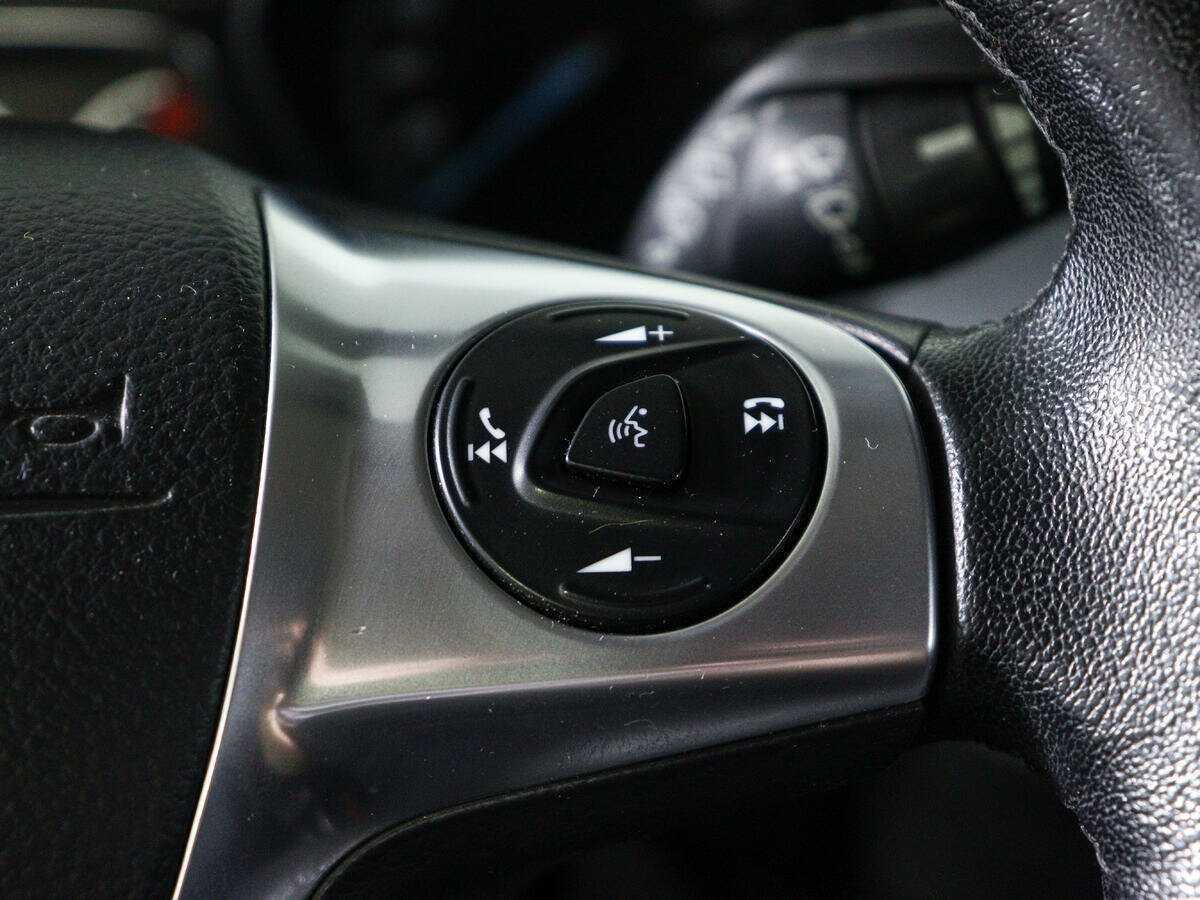 Ford Kuga с пробегом — 2014 год. Фото: #17