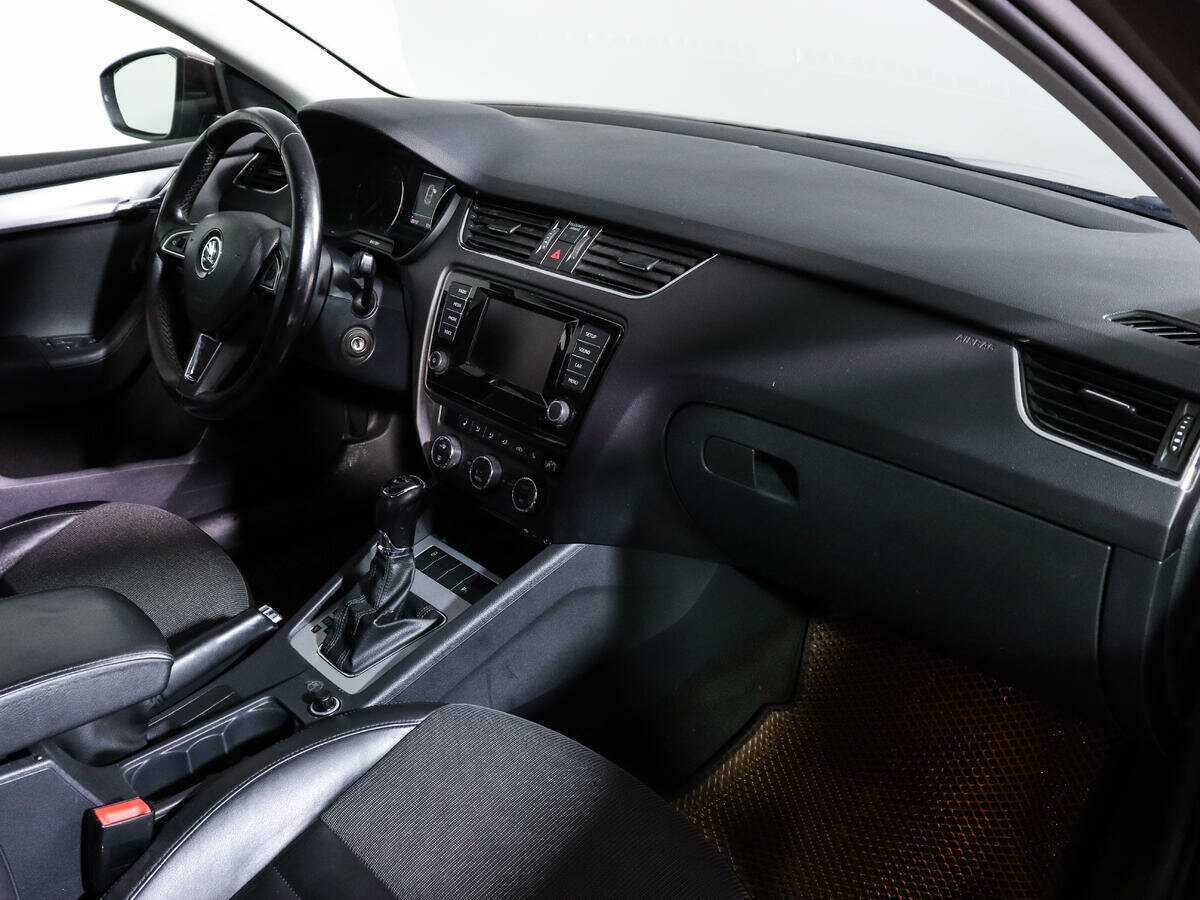 Skoda Octavia с пробегом — 2013 год. Фото: #6