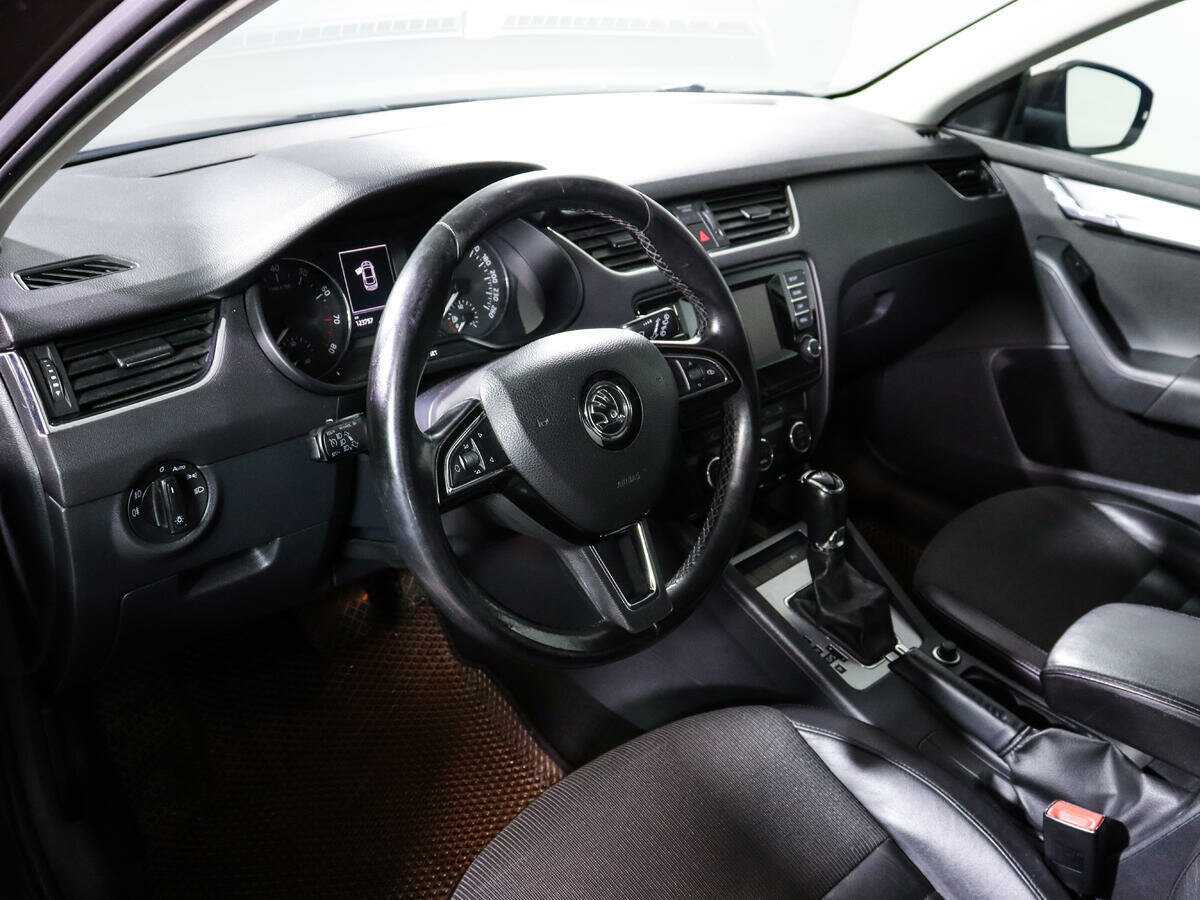 Skoda Octavia с пробегом — 2013 год. Фото: #11