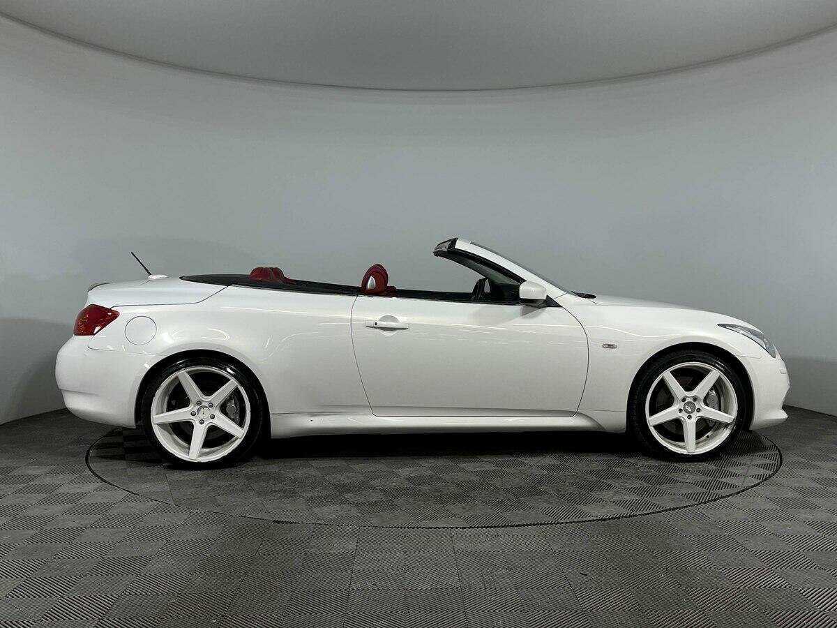 Infiniti Q60 с пробегом — 2014 год. Фото: #3