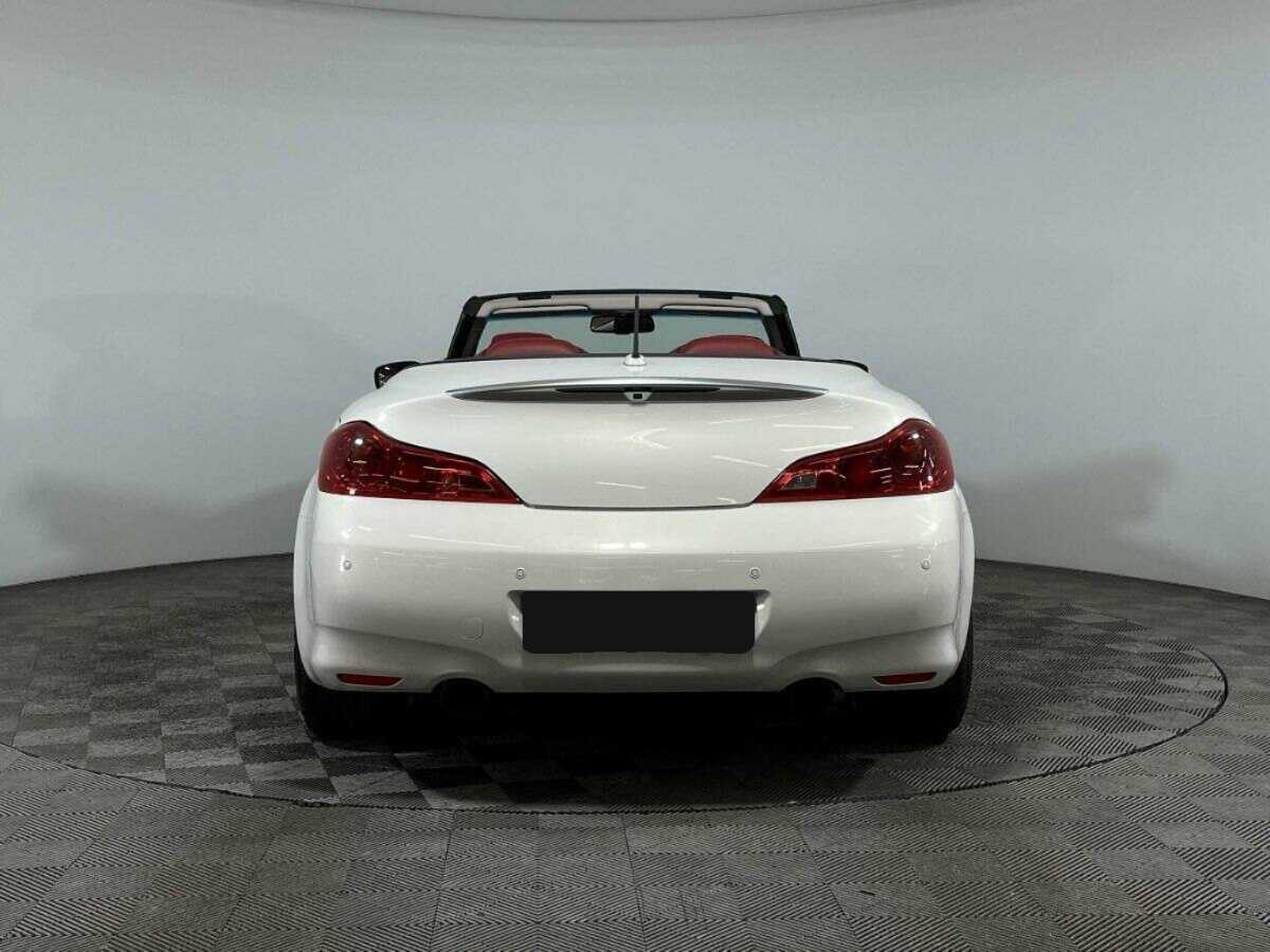 Infiniti Q60 с пробегом — 2014 год. Фото: #5