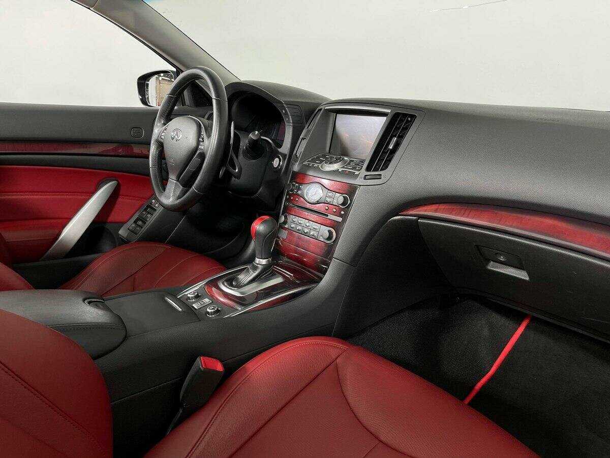 Infiniti Q60 с пробегом — 2014 год. Фото: #8