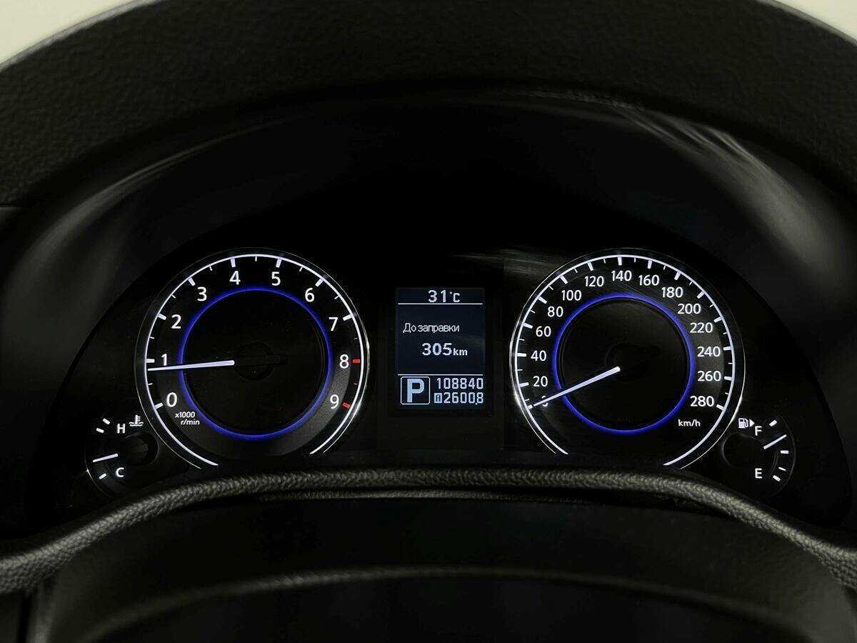 Infiniti Q60 с пробегом — 2014 год. Фото: #10