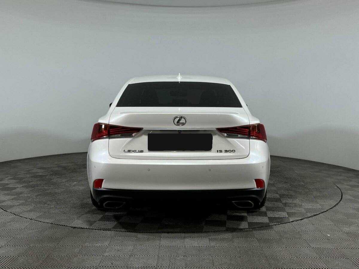 Lexus IS с пробегом — 2018 год. Фото: #4