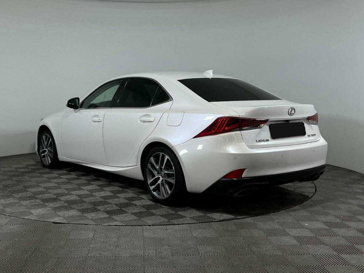 Lexus IS с пробегом — 2018 год. Фото: #5