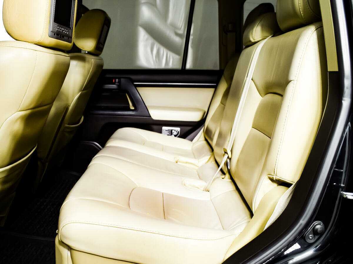 Toyota Land Cruiser с пробегом — 2011 год. Фото: #9