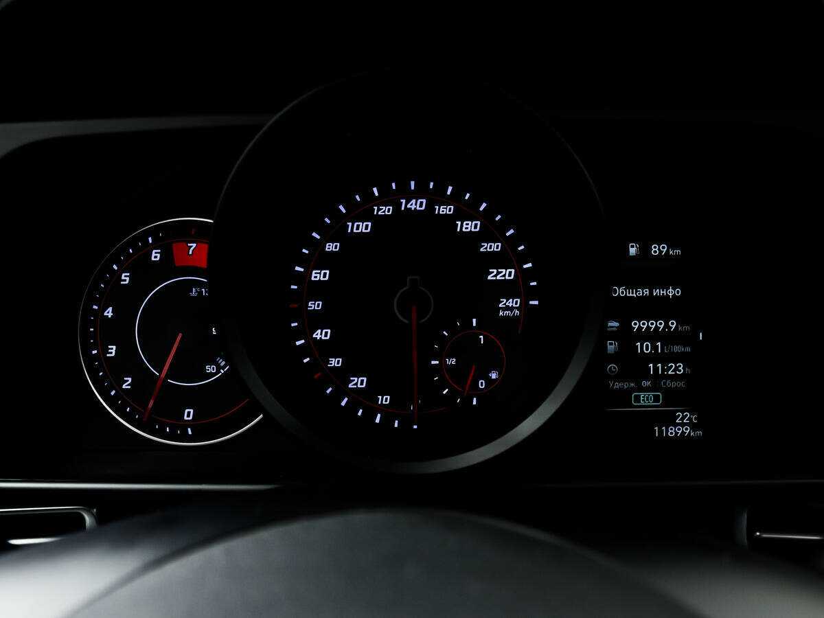 Hyundai Elantra с пробегом — 2022 год. Фото: #9