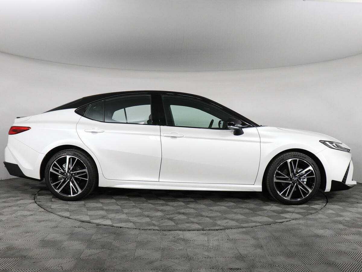 Toyota Camry с пробегом — 2024 год. Фото: #3