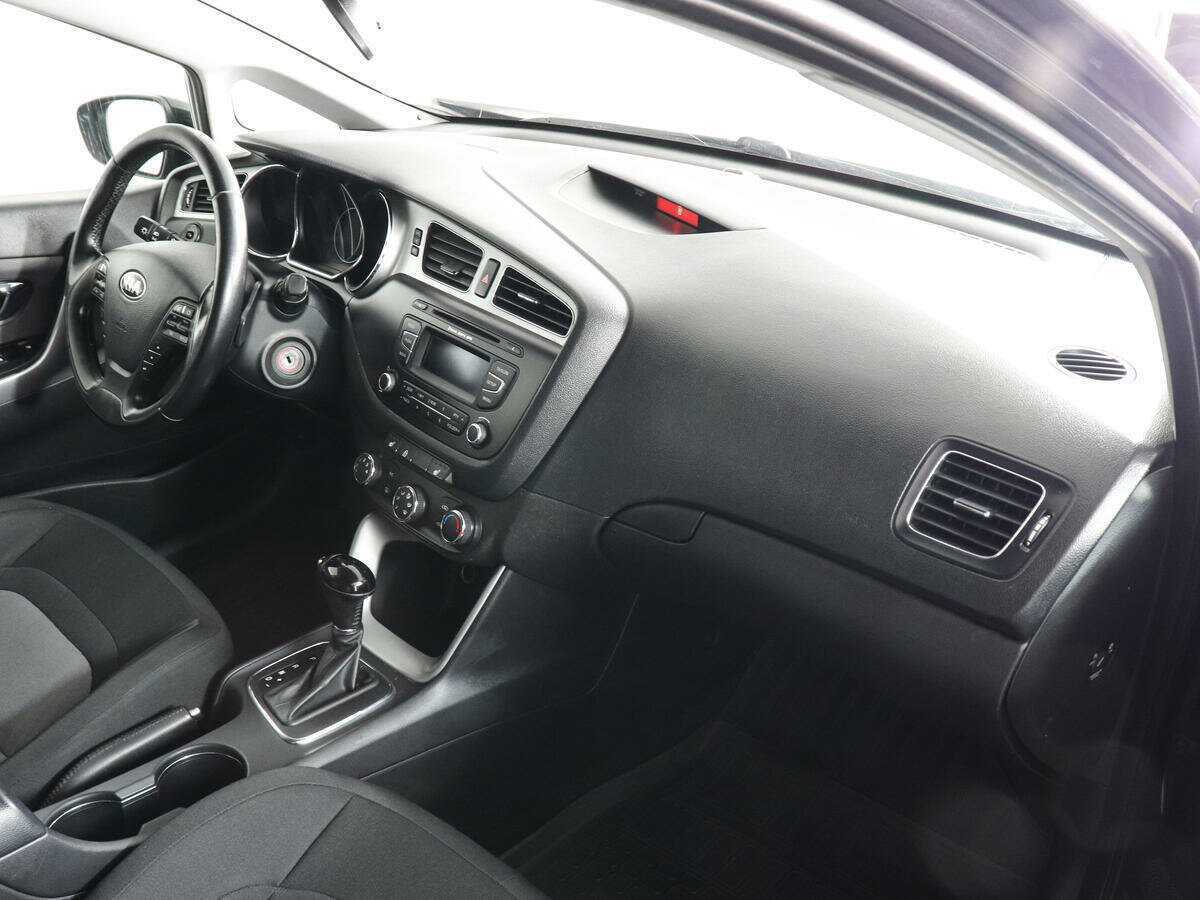 Kia Ceed с пробегом — 2012 год. Фото: #6