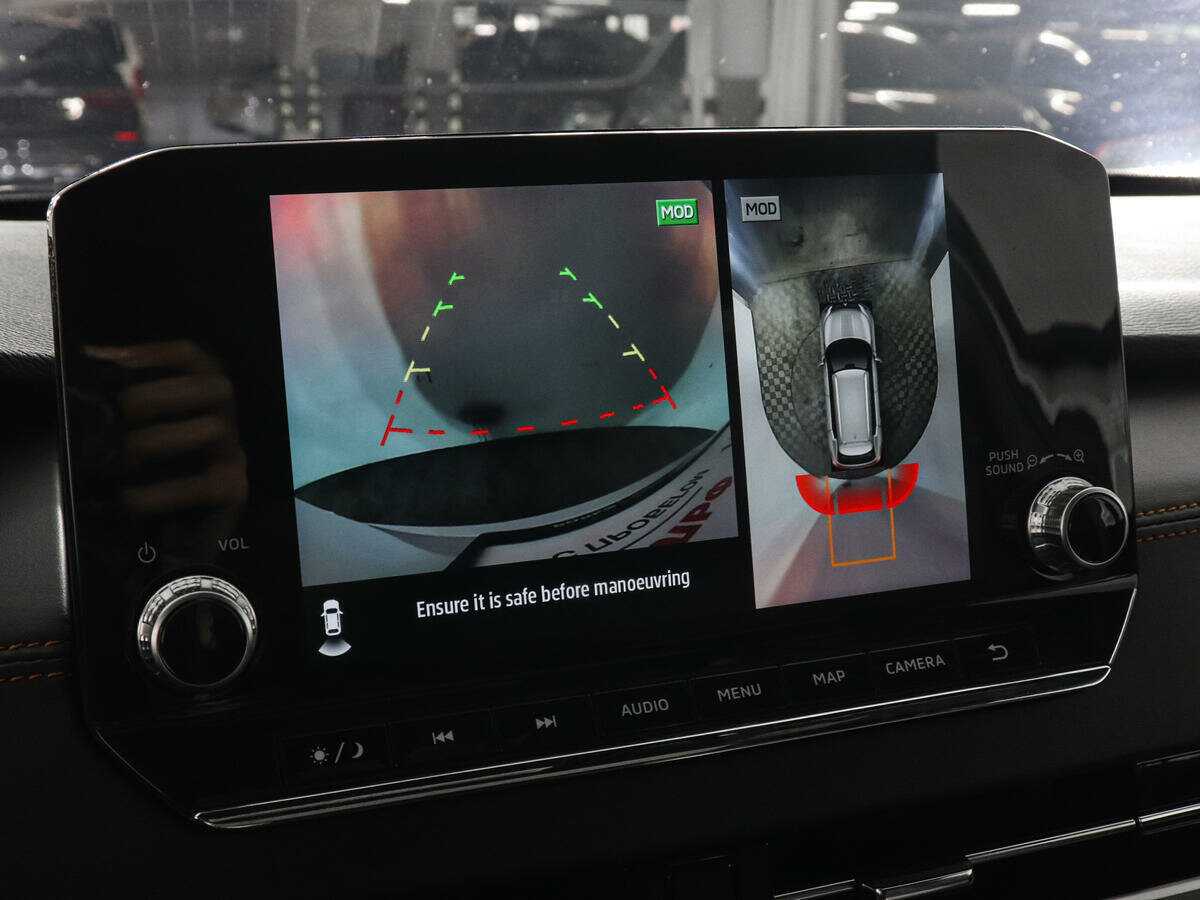 Mitsubishi Outlander с пробегом — 2023 год. Фото: #11