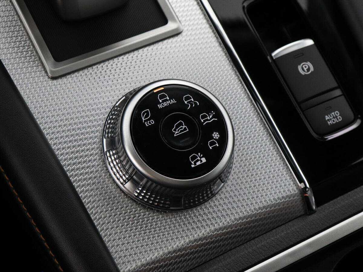 Mitsubishi Outlander с пробегом — 2023 год. Фото: #12