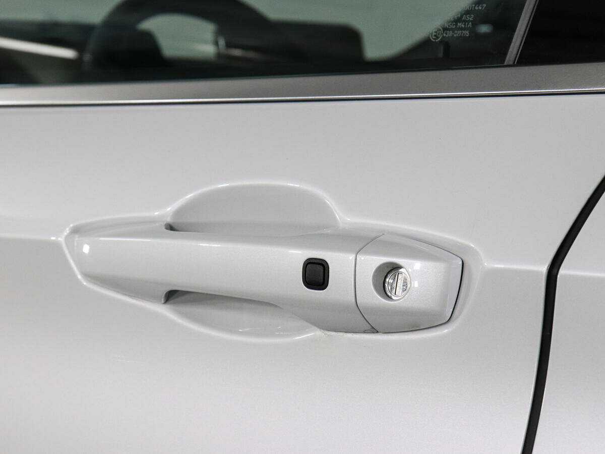 Mitsubishi Outlander с пробегом — 2023 год. Фото: #20