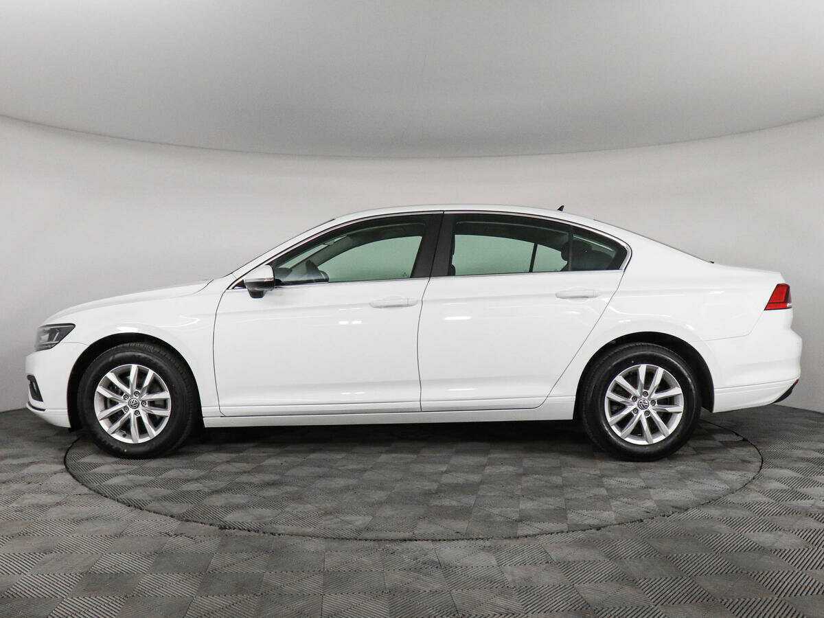 Volkswagen Passat с пробегом — 2020 год. Фото: #7
