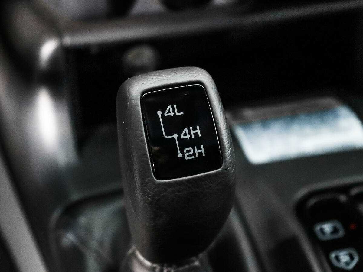 Mitsubishi Pajero Sport с пробегом — 2008 год. Фото: #9