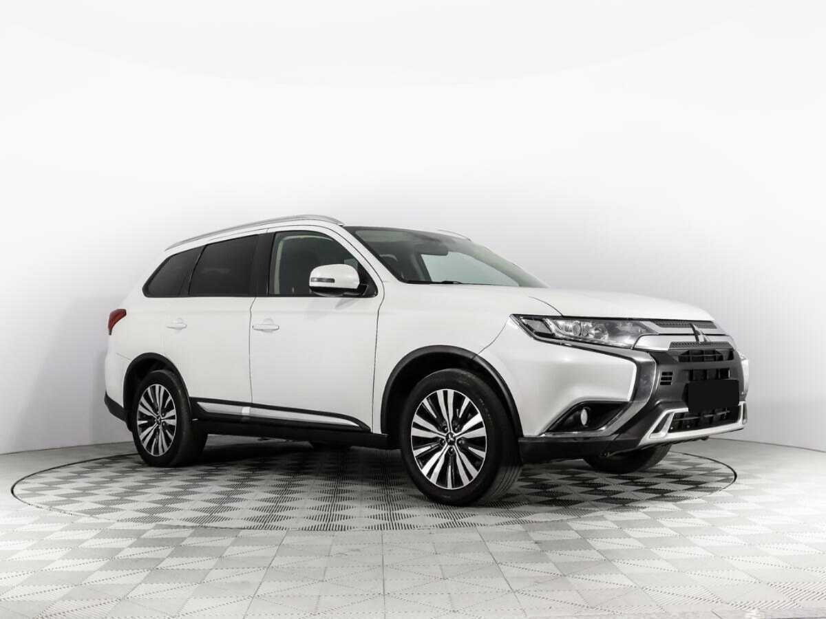 Mitsubishi Outlander с пробегом — 2020 год. Фото: #2