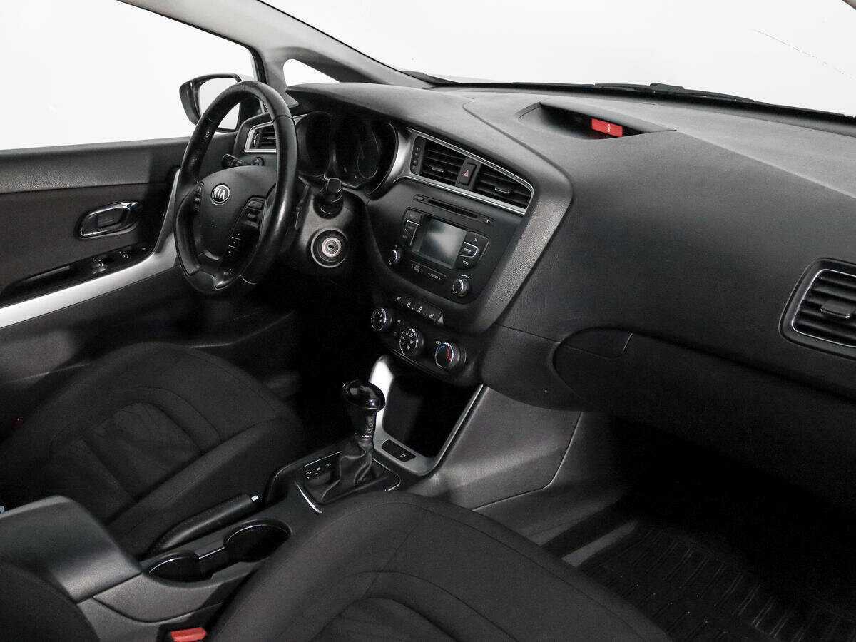 Kia Ceed с пробегом — 2016 год. Фото: #10