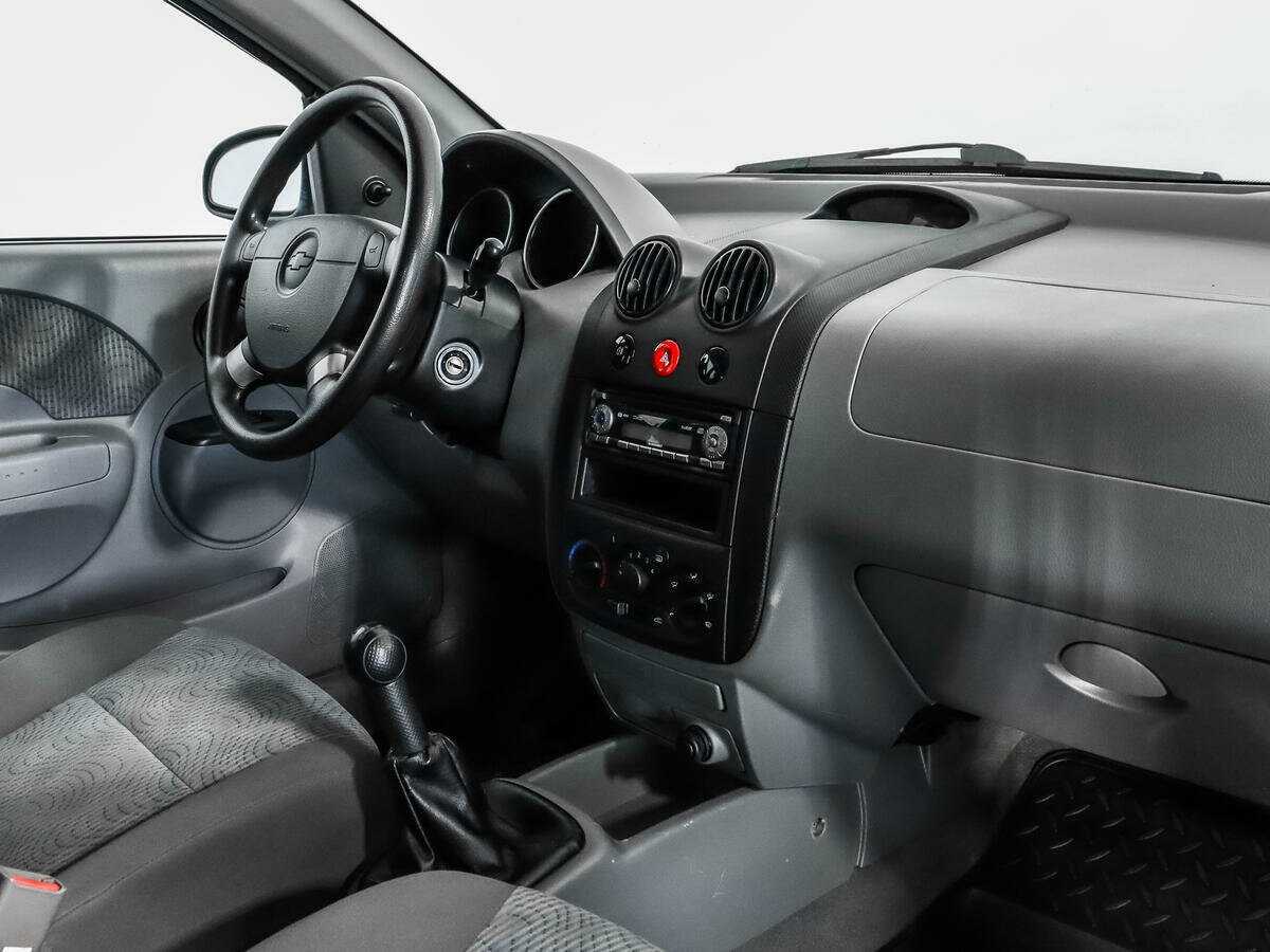Chevrolet Aveo с пробегом — 2004 год. Фото: #10