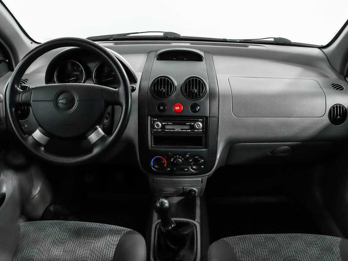 Chevrolet Aveo с пробегом — 2004 год. Фото: #11