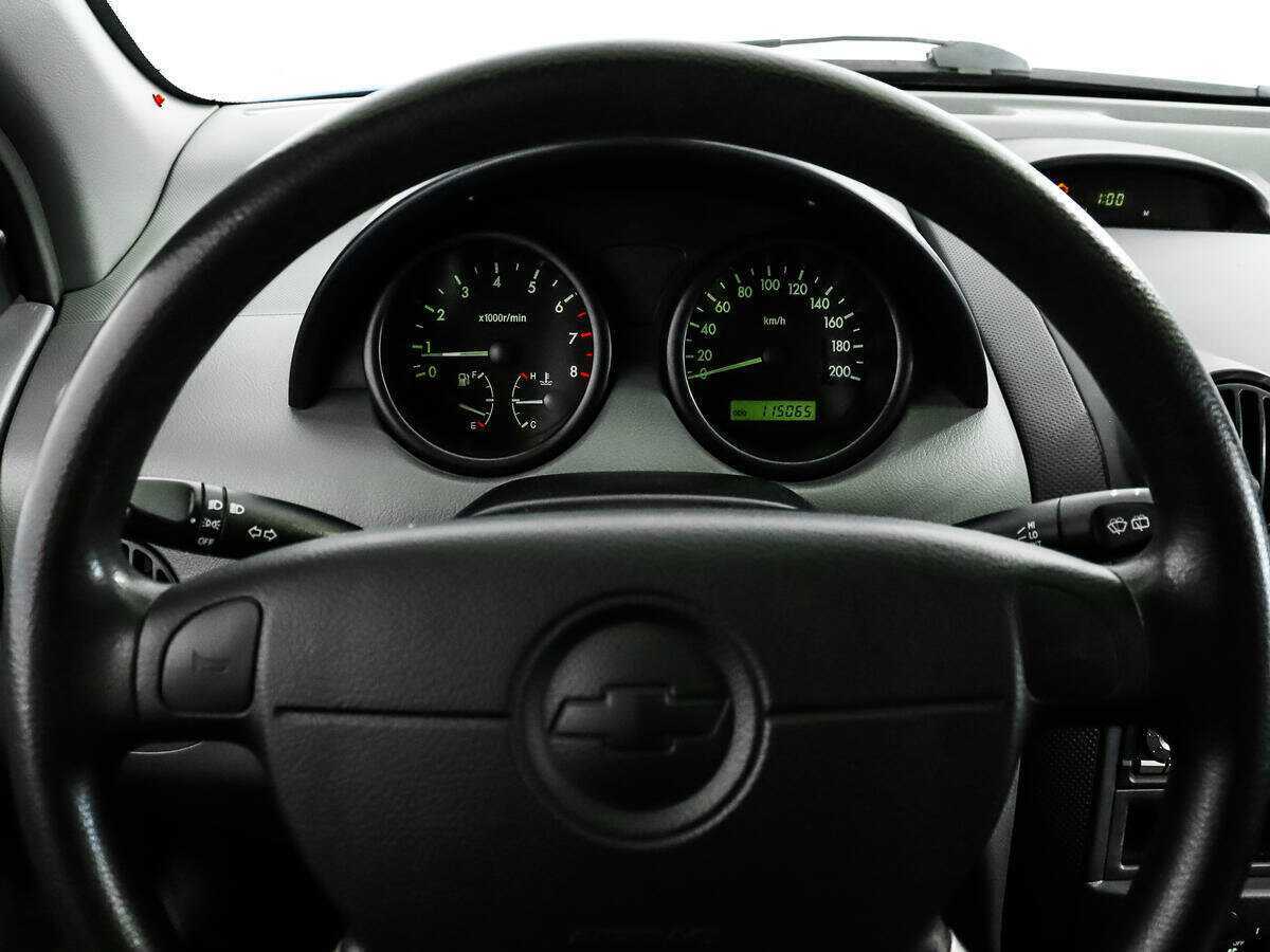 Chevrolet Aveo с пробегом — 2004 год. Фото: #15