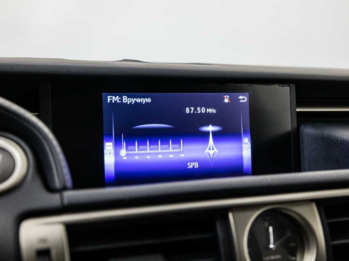 Lexus IS с пробегом — 2014 год. Фото: #13