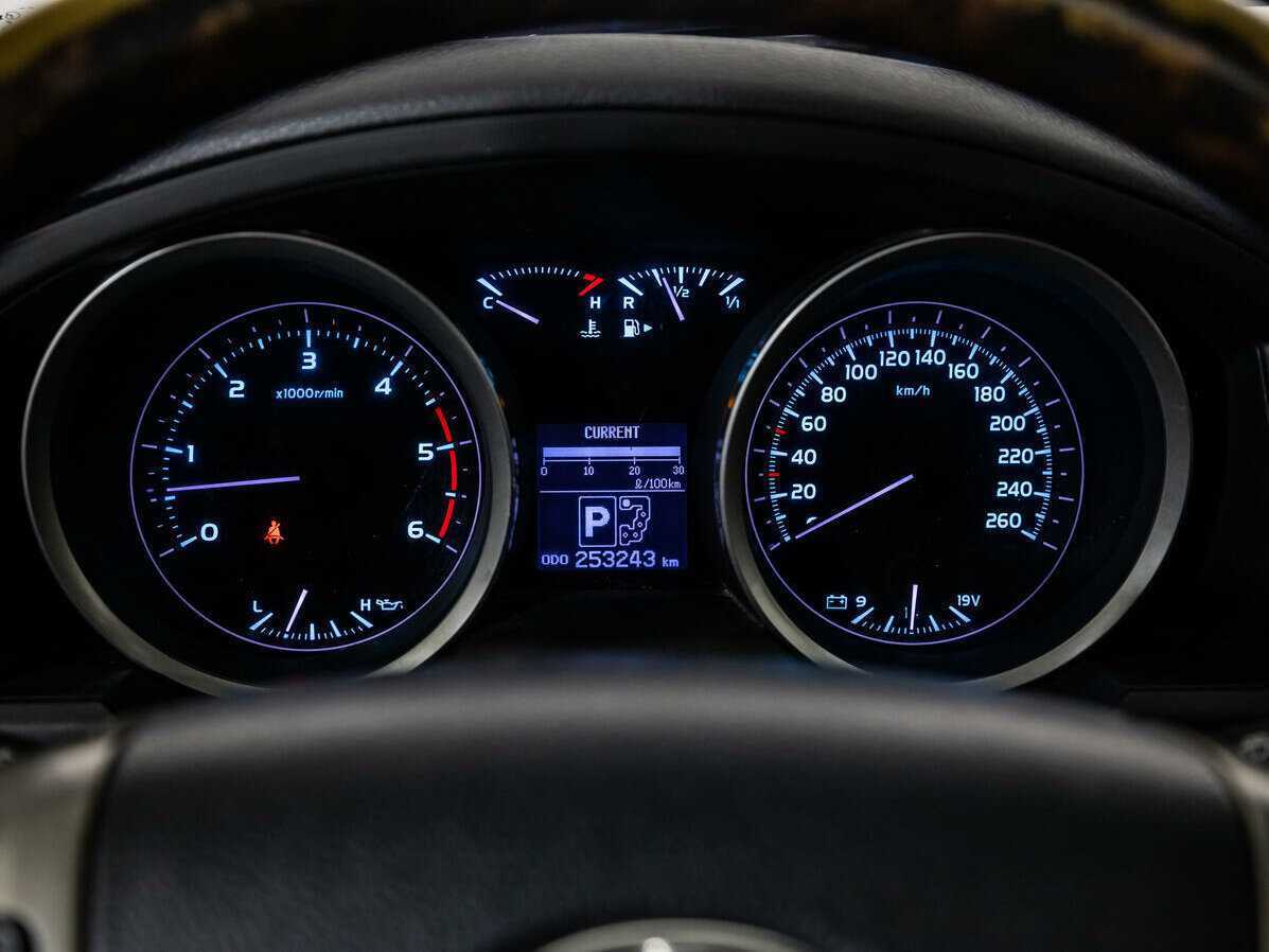 Toyota Land Cruiser с пробегом — 2008 год. Фото: #9